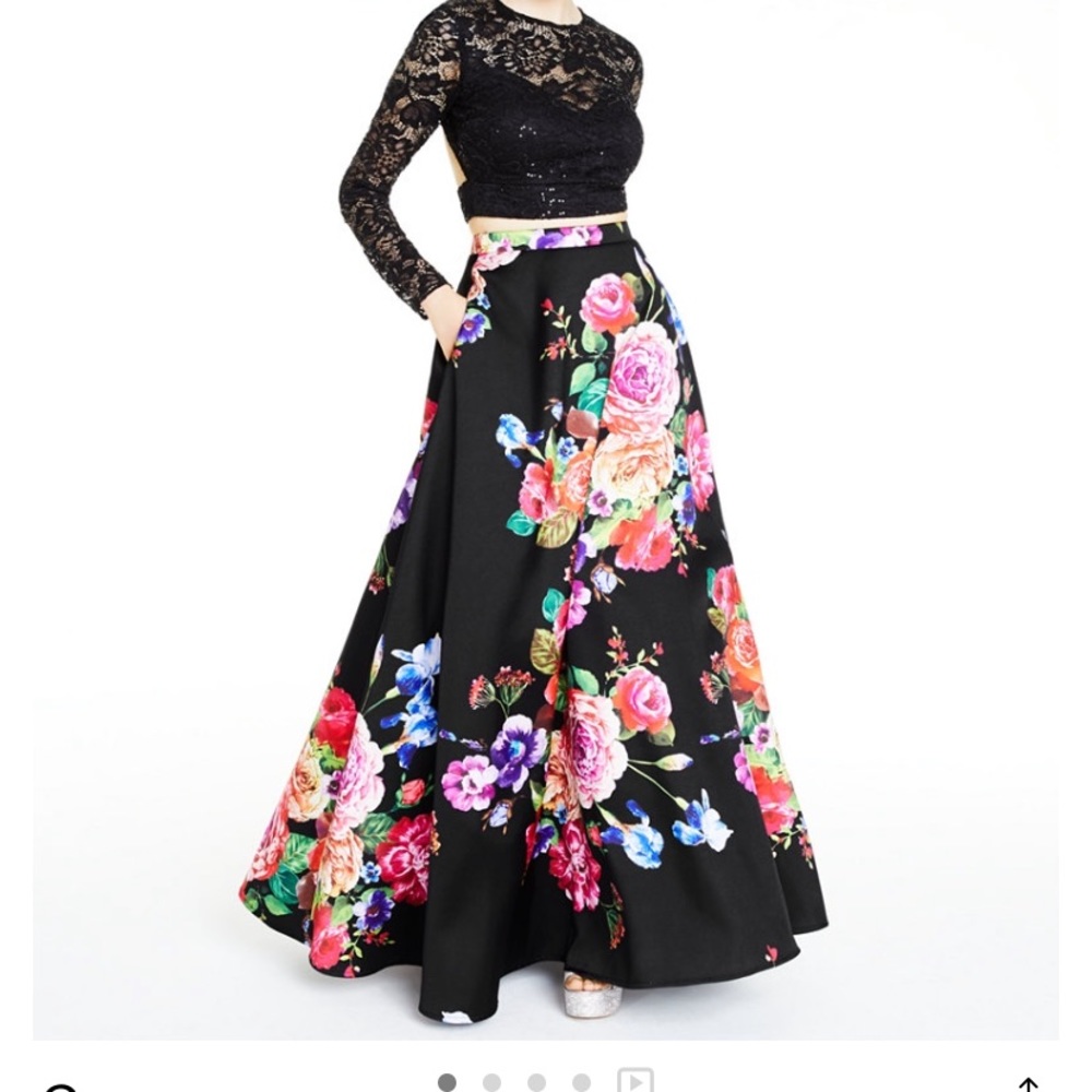 COPY - NWT 2piece lace and floral print gown size 13-14